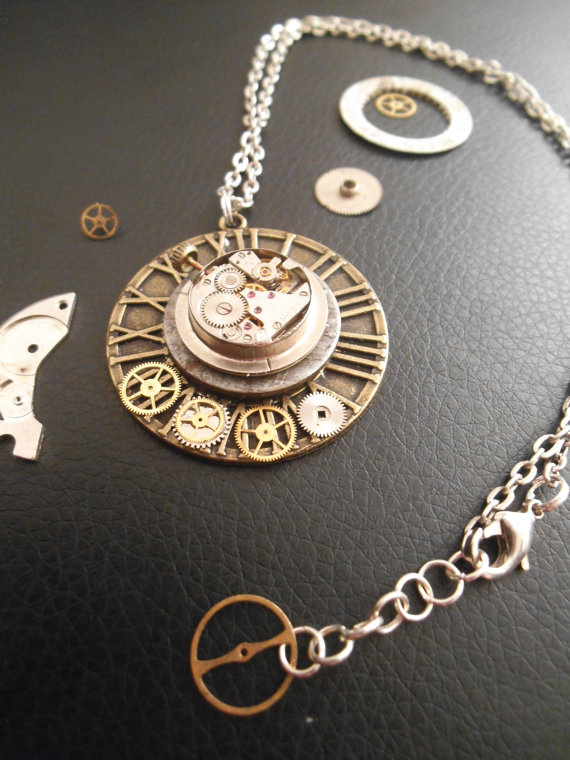 Item Showcase: Clockwork Necklace